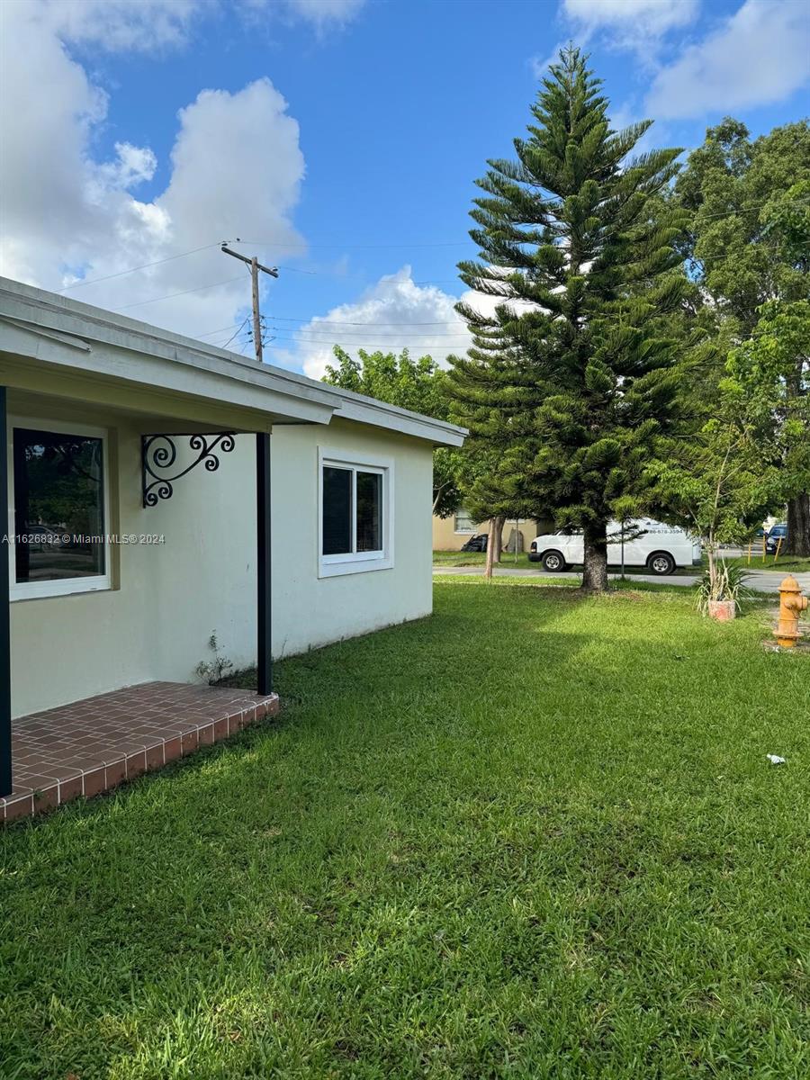 RIVERSIDE FARMS - Residential
