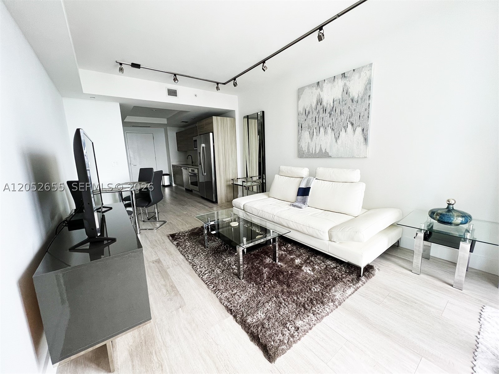 3401 MIDTOWN CONDO - Residential Lease
