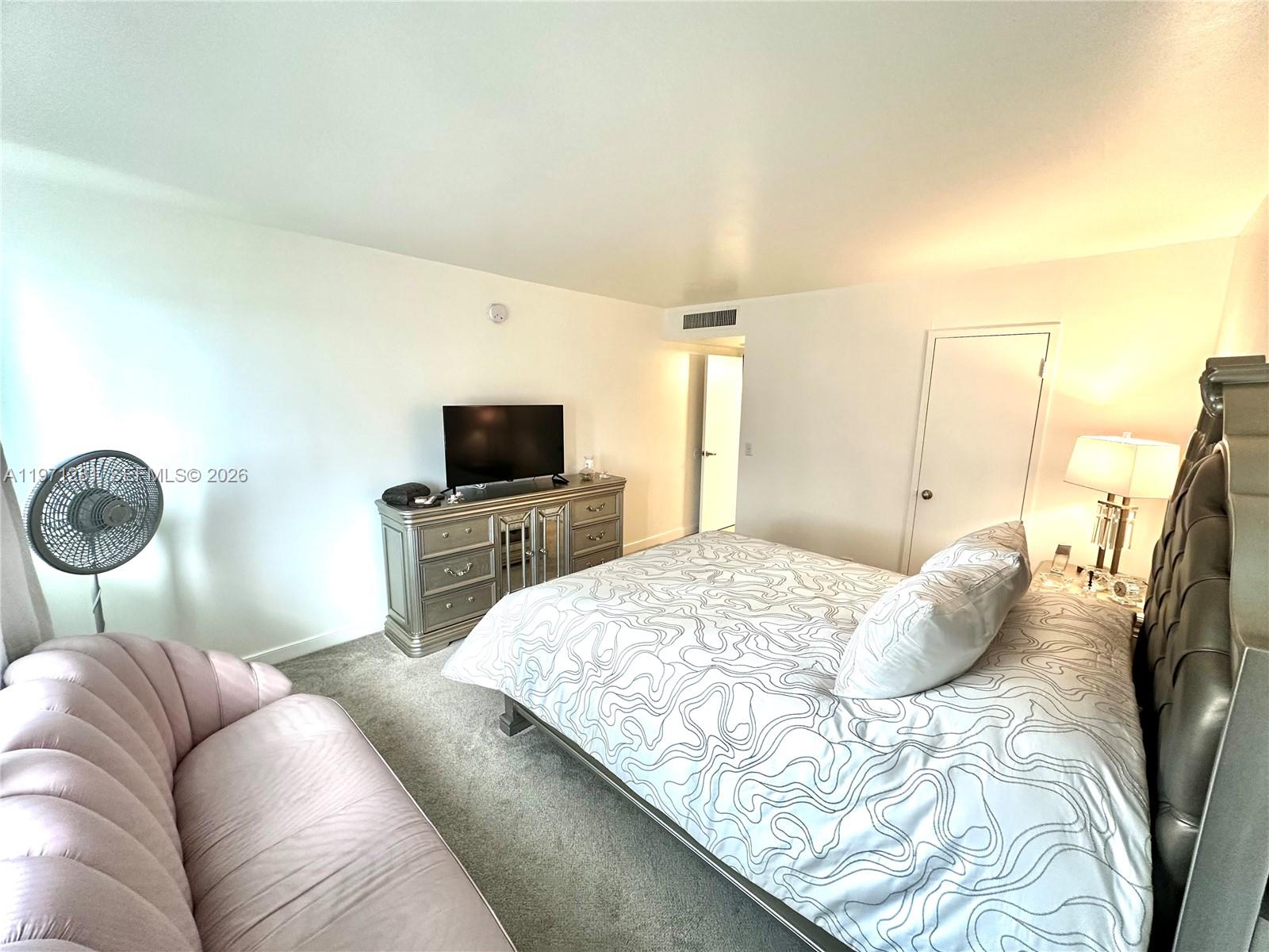 YACHT CLUB CONDO (THE) - Residential