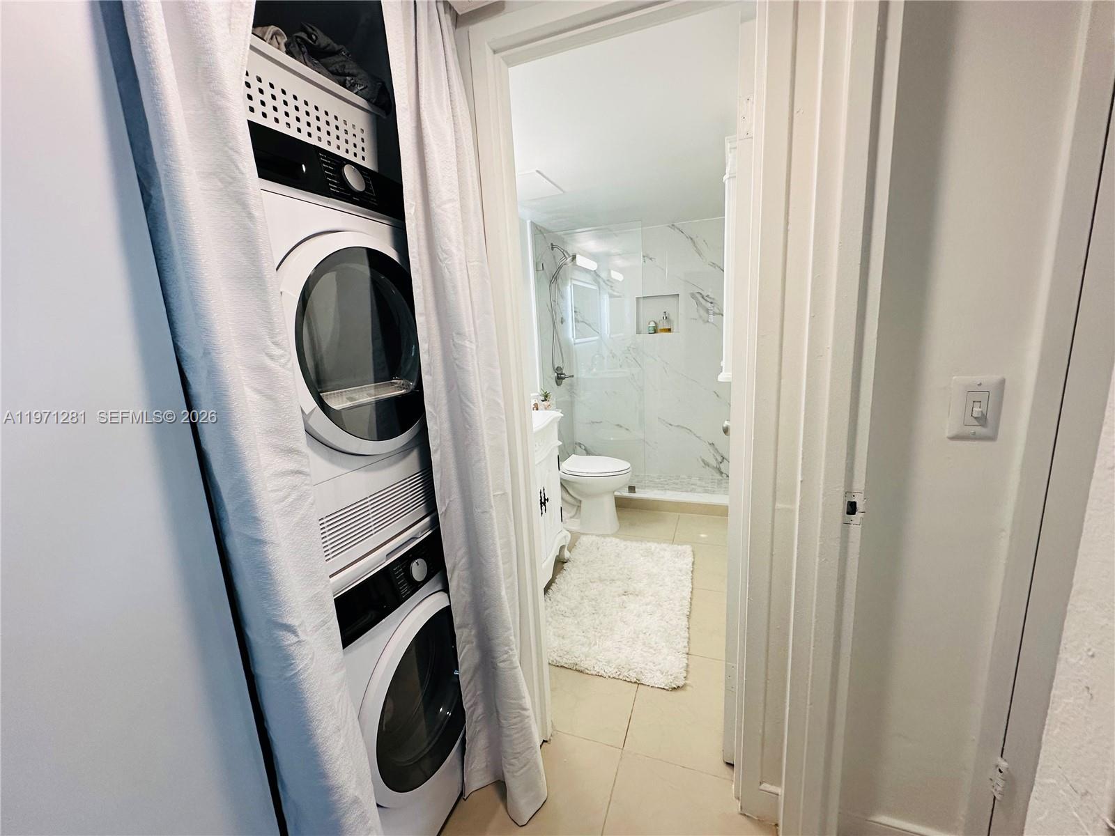 YACHT CLUB CONDO (THE) - Residential