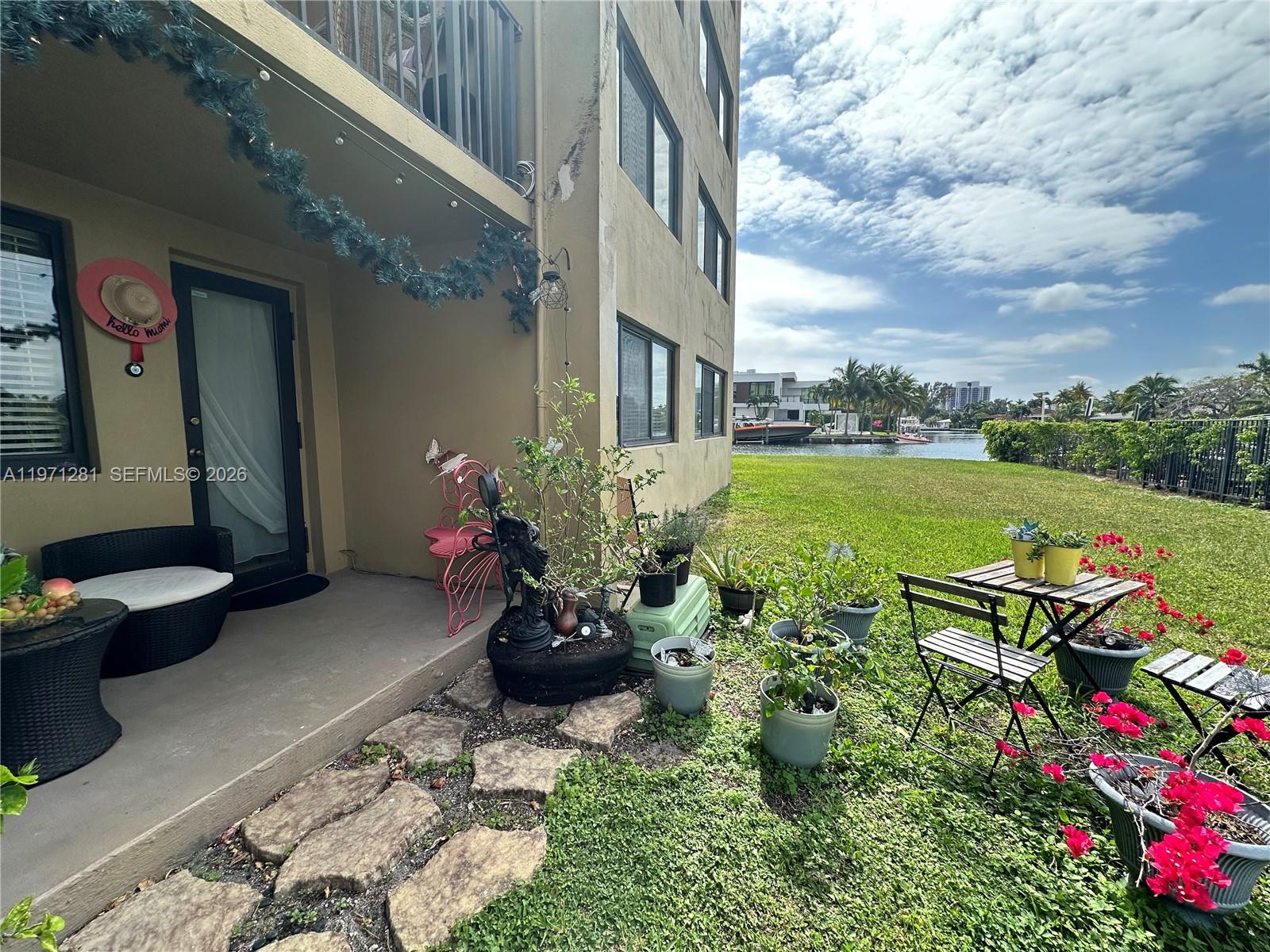 YACHT CLUB CONDO (THE) - Residential