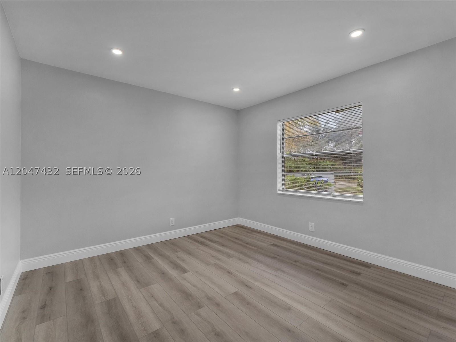 CORAL SPRINGS LAKES - Residential Lease