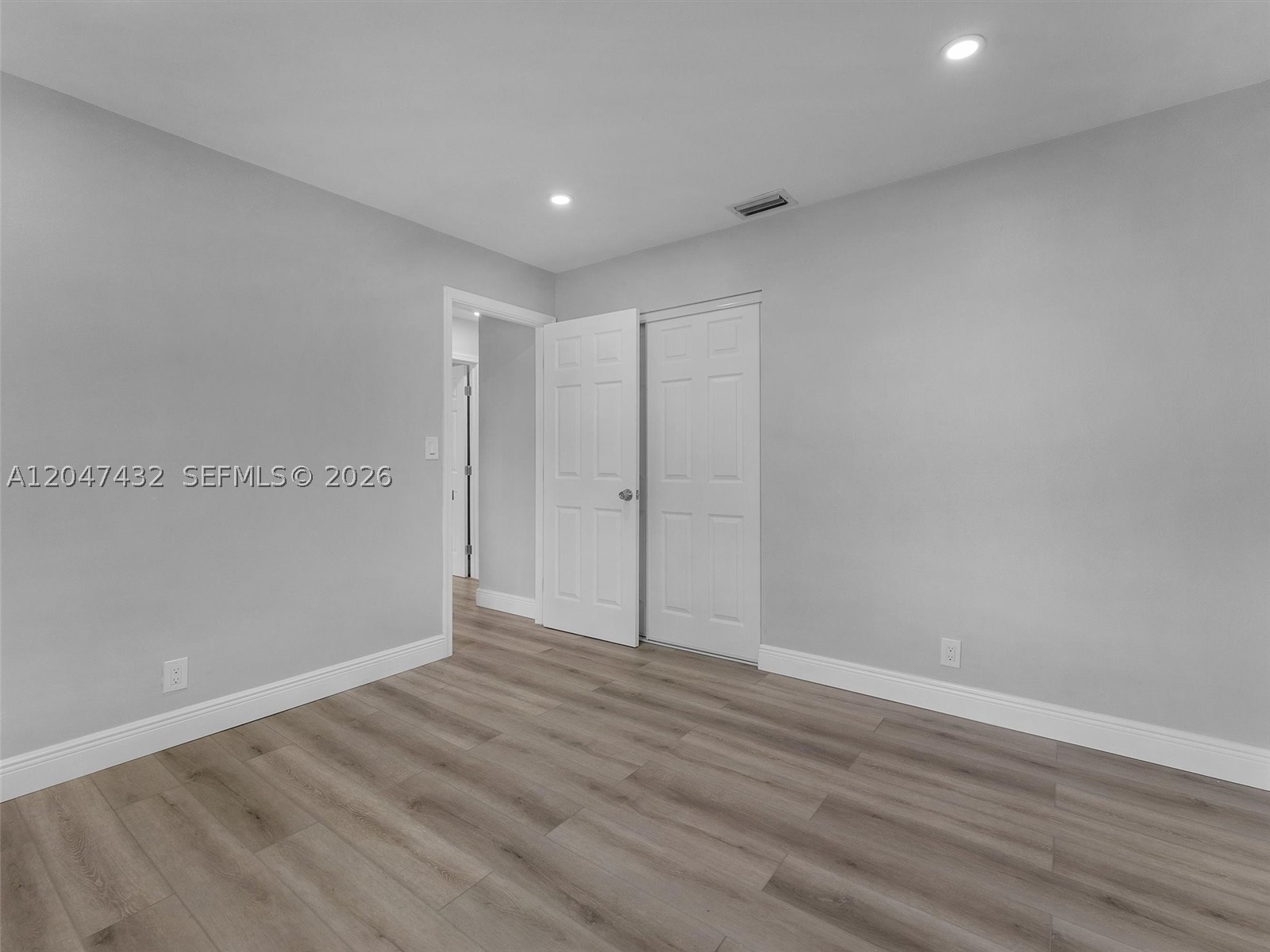 CORAL SPRINGS LAKES - Residential Lease
