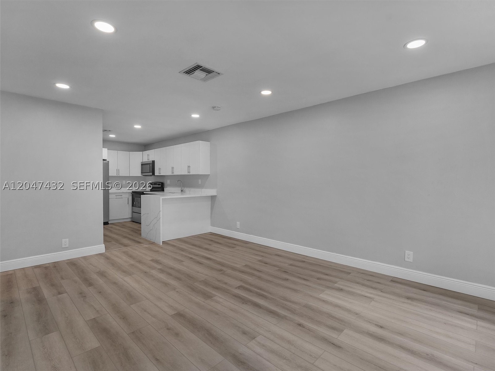 CORAL SPRINGS LAKES - Residential Lease