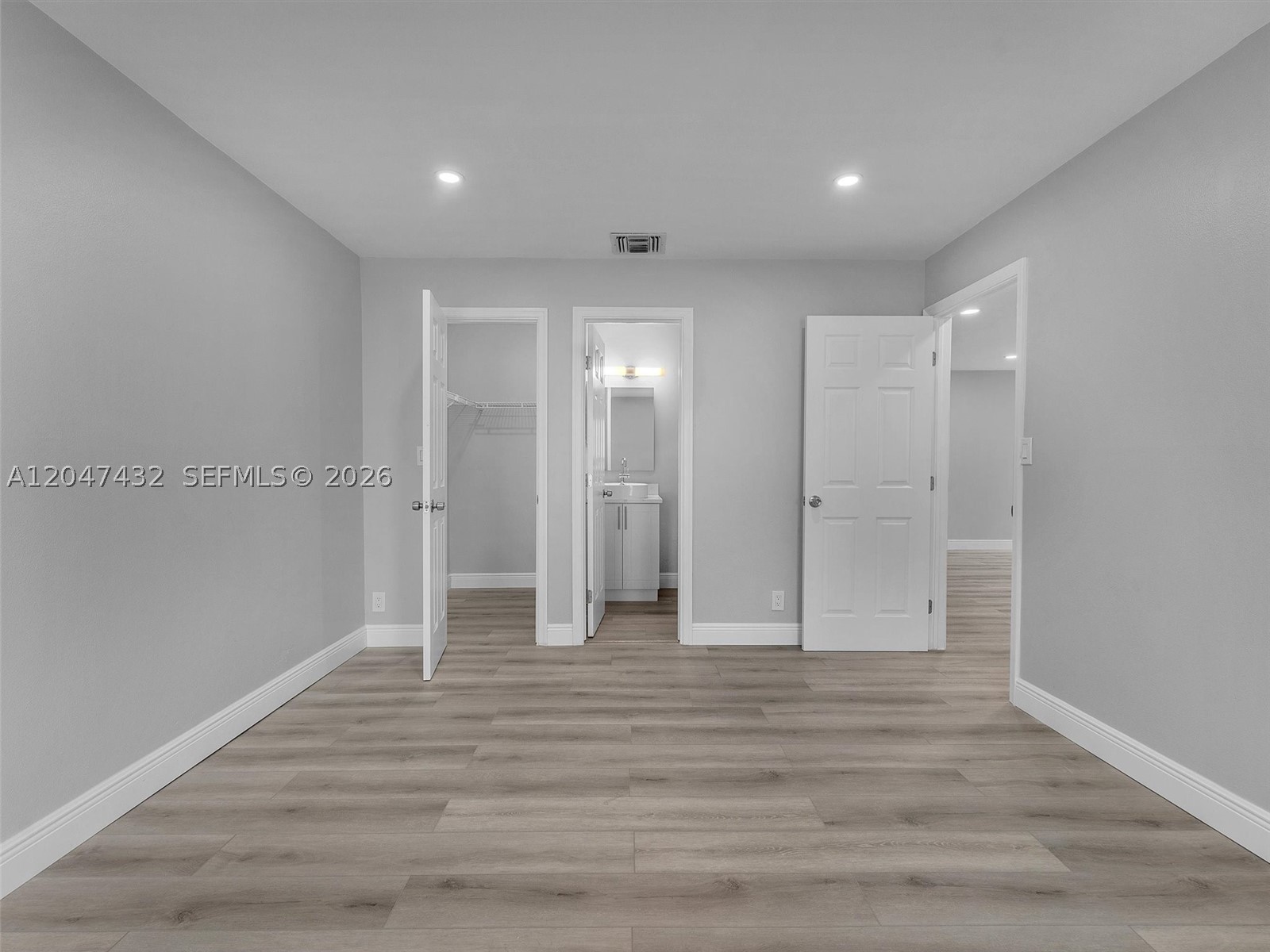 CORAL SPRINGS LAKES - Residential Lease