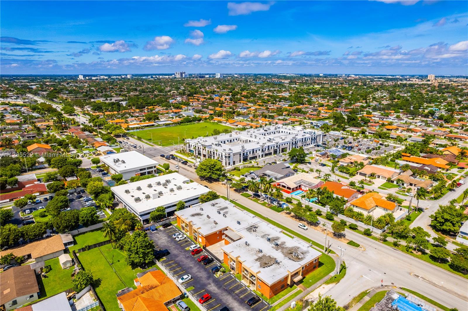 LUXURY CORAL LIVING CONDO - Residential