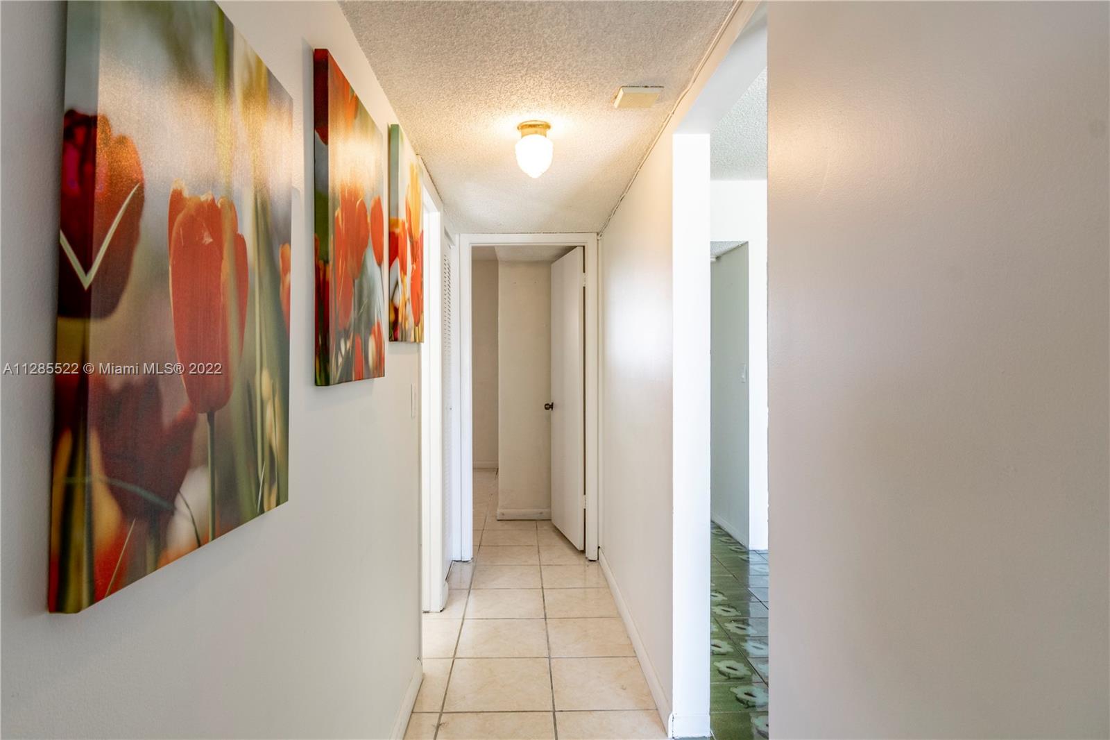 LUXURY CORAL LIVING CONDO - Residential