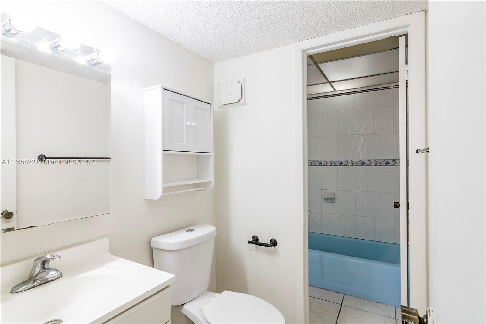 LUXURY CORAL LIVING CONDO - Residential