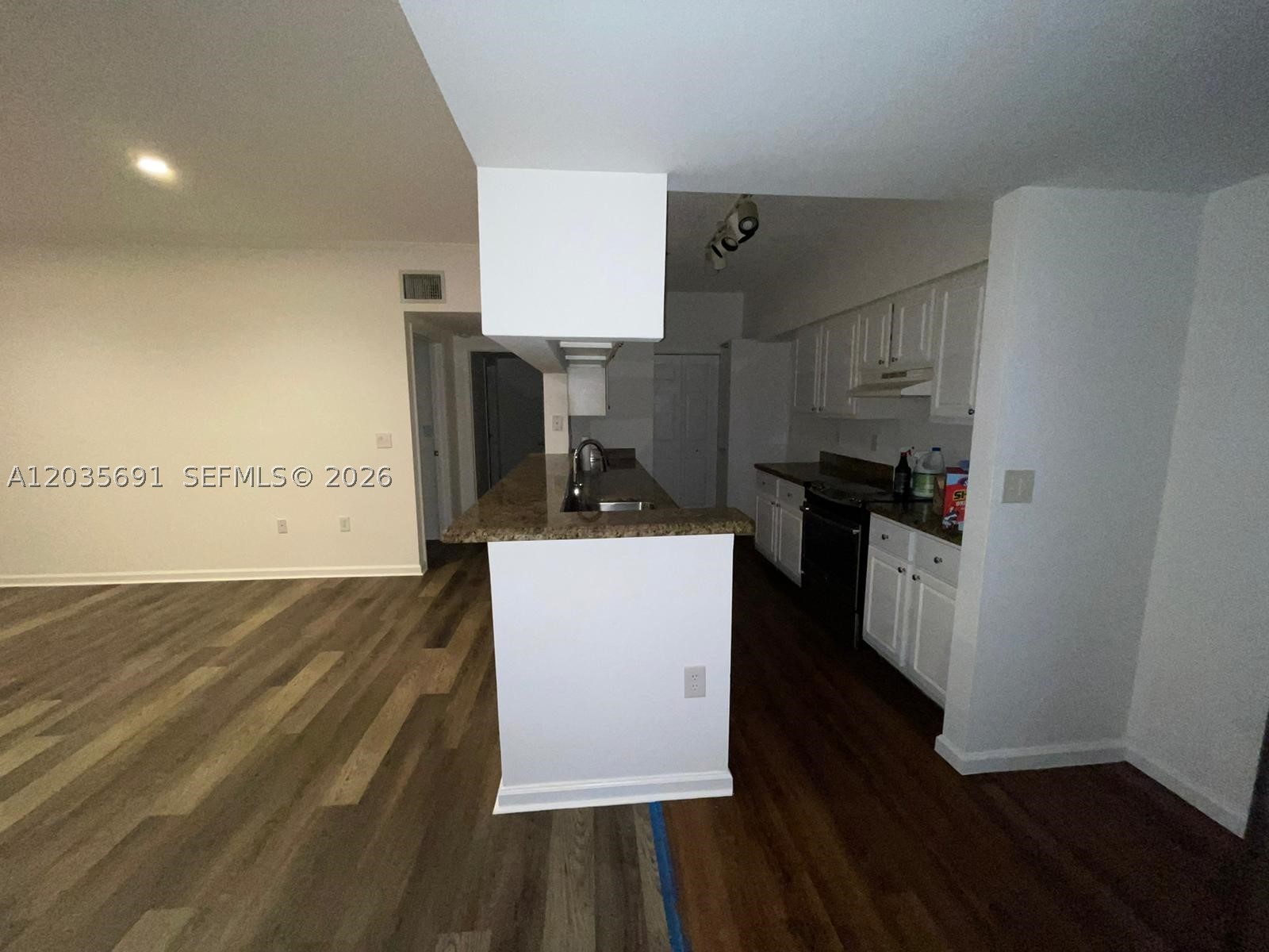 PALMS POINT(THE)CONDO - Residential Lease