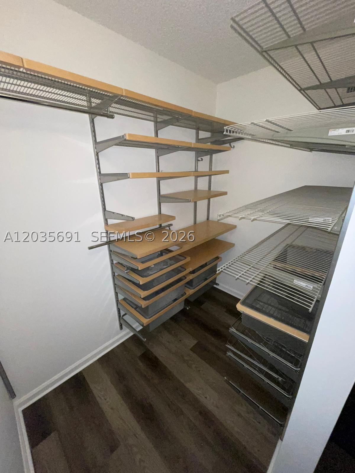 PALMS POINT(THE)CONDO - Residential Lease