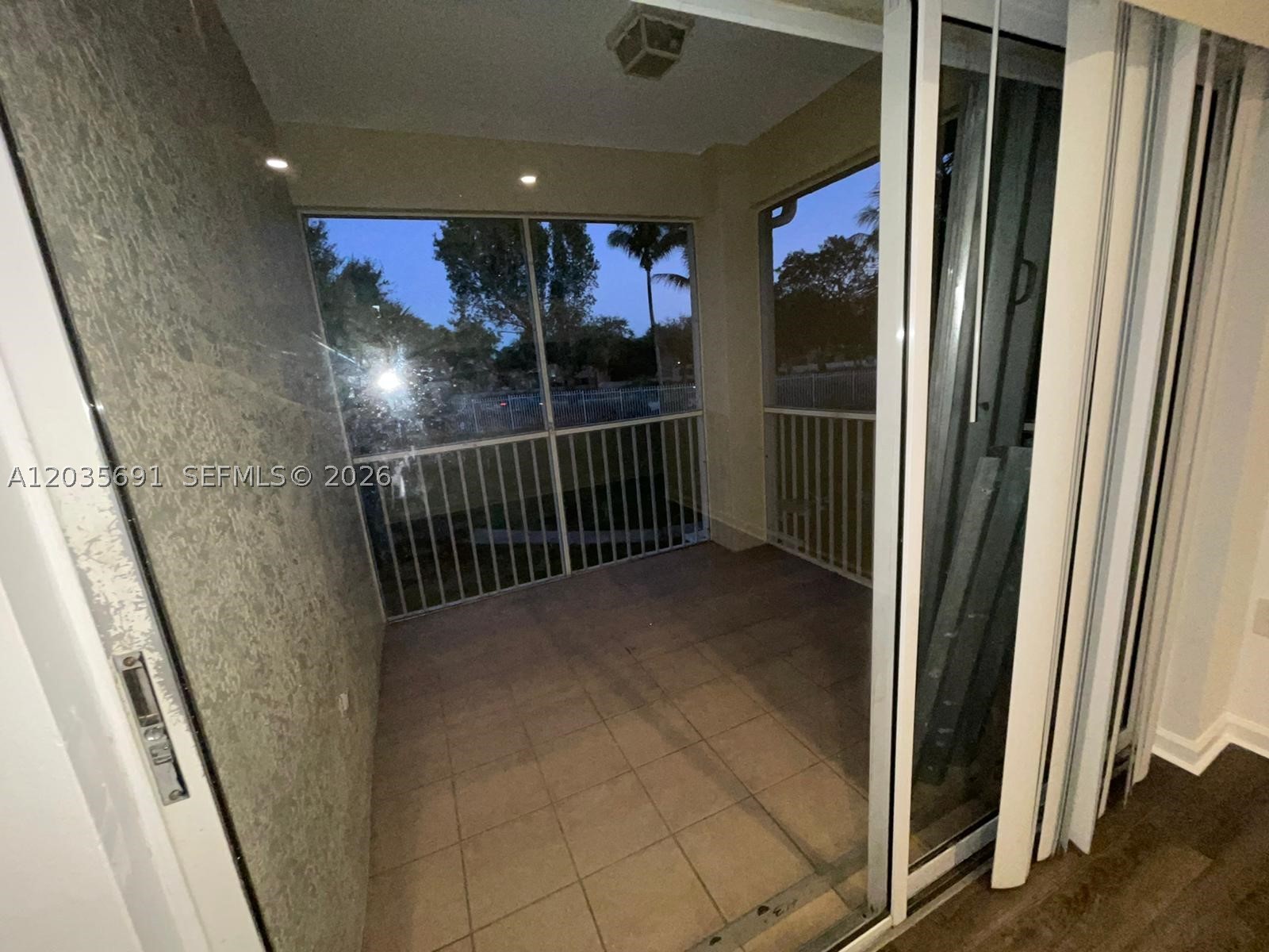 PALMS POINT(THE)CONDO - Residential Lease