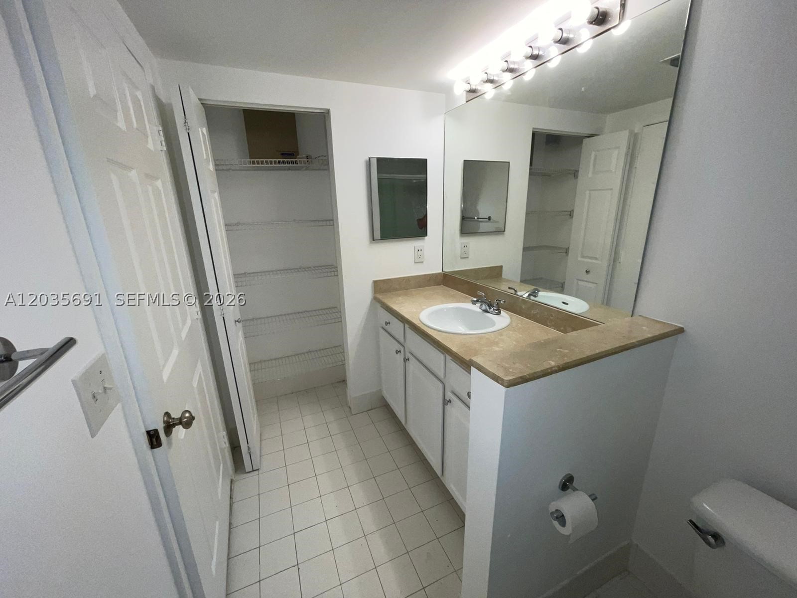PALMS POINT(THE)CONDO - Residential Lease
