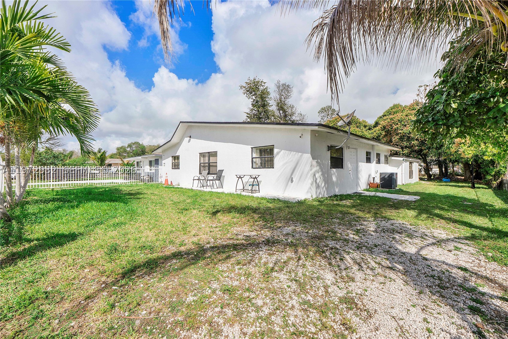 ARCH CREEKS ESTATES - Residential Income