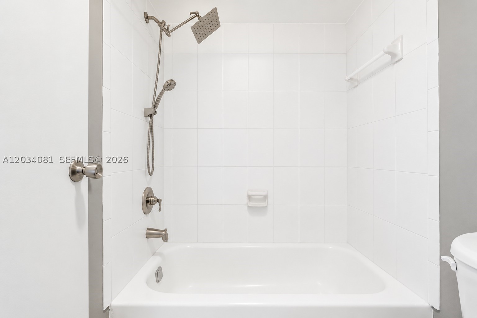 INVERRARY COUNTRY CLUB - Residential Lease