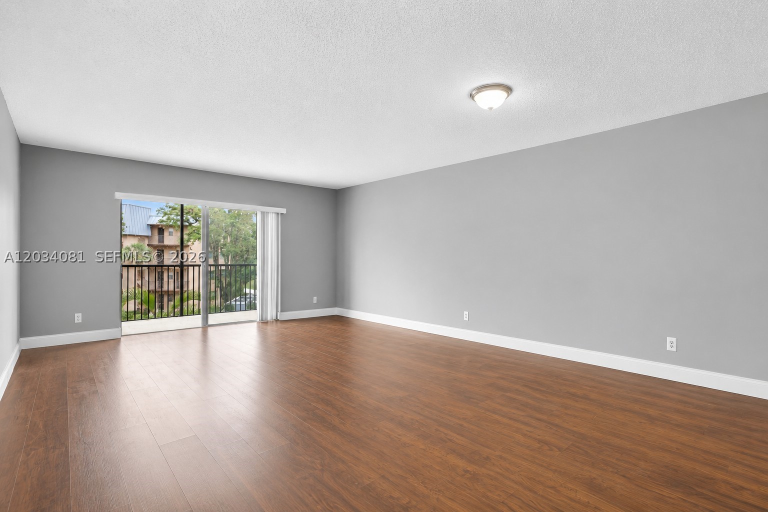 INVERRARY COUNTRY CLUB - Residential Lease