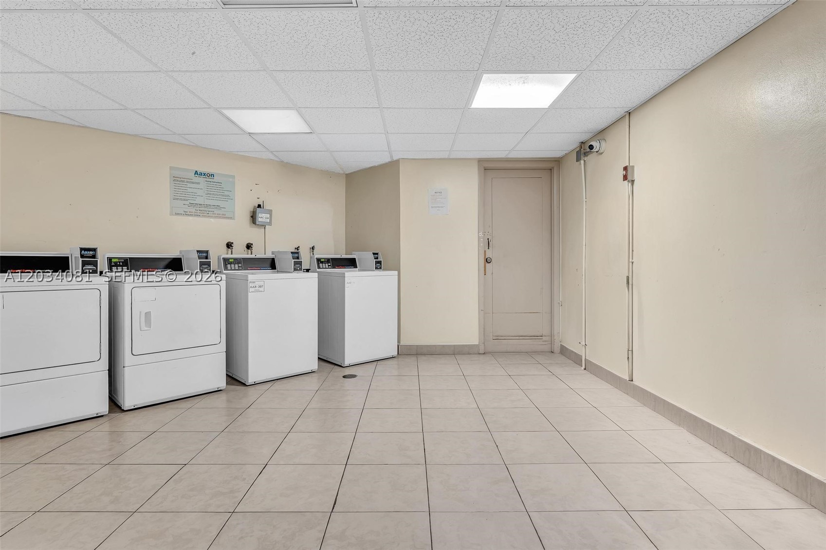 INVERRARY COUNTRY CLUB - Residential Lease