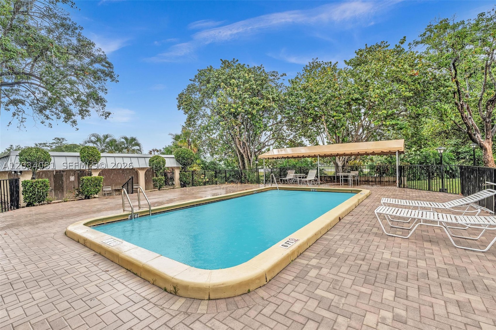 INVERRARY COUNTRY CLUB - Residential Lease