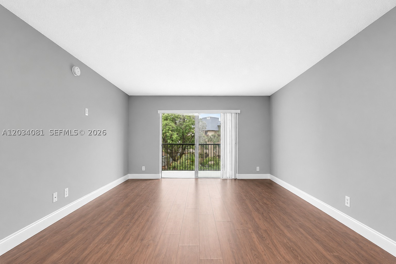 INVERRARY COUNTRY CLUB - Residential Lease