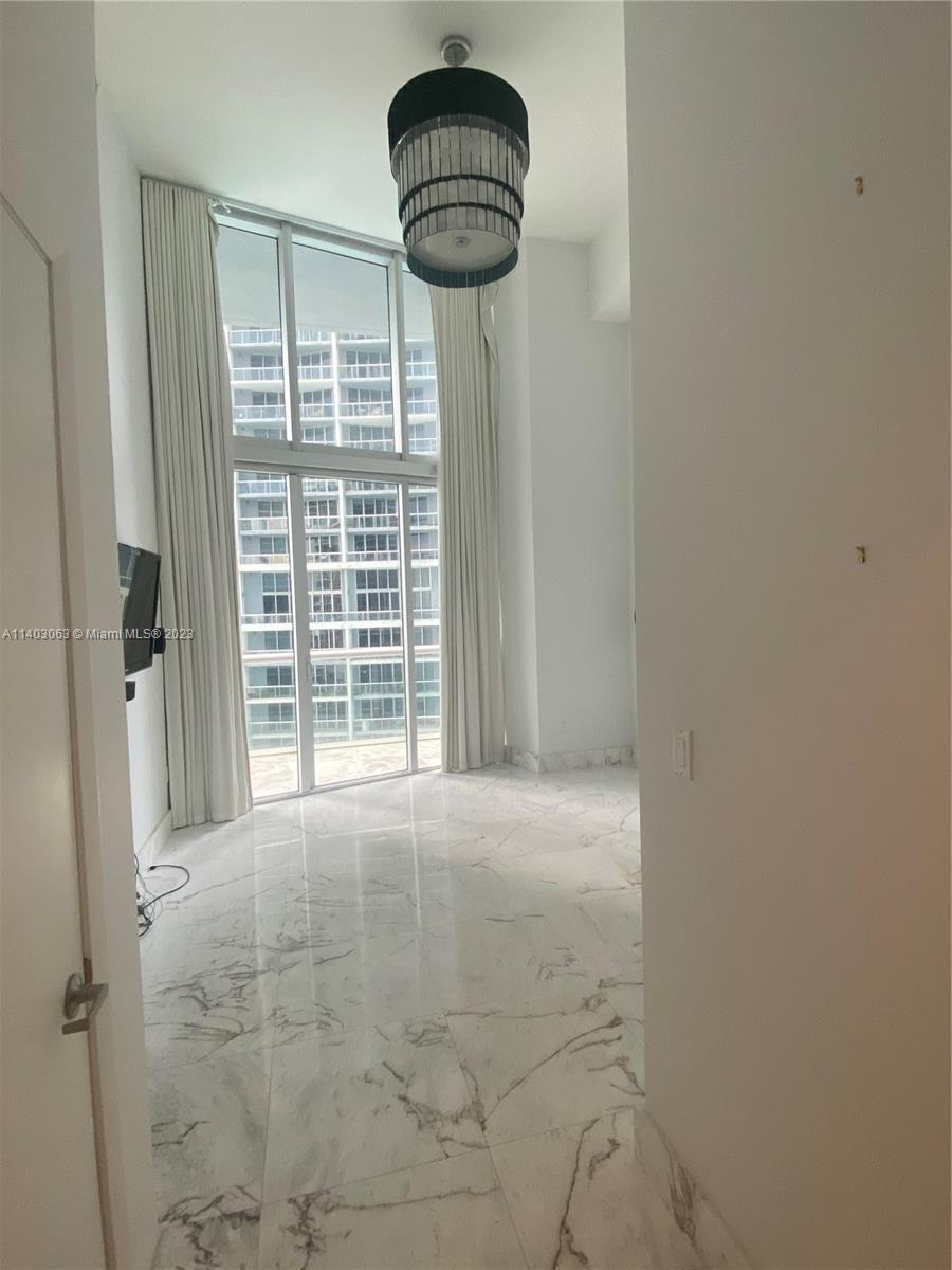 ICONBRICKELL CONDO NO 1 - Residential Lease