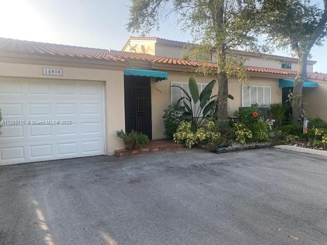 MIAMI LAKES-LAKE CAROL - Residential