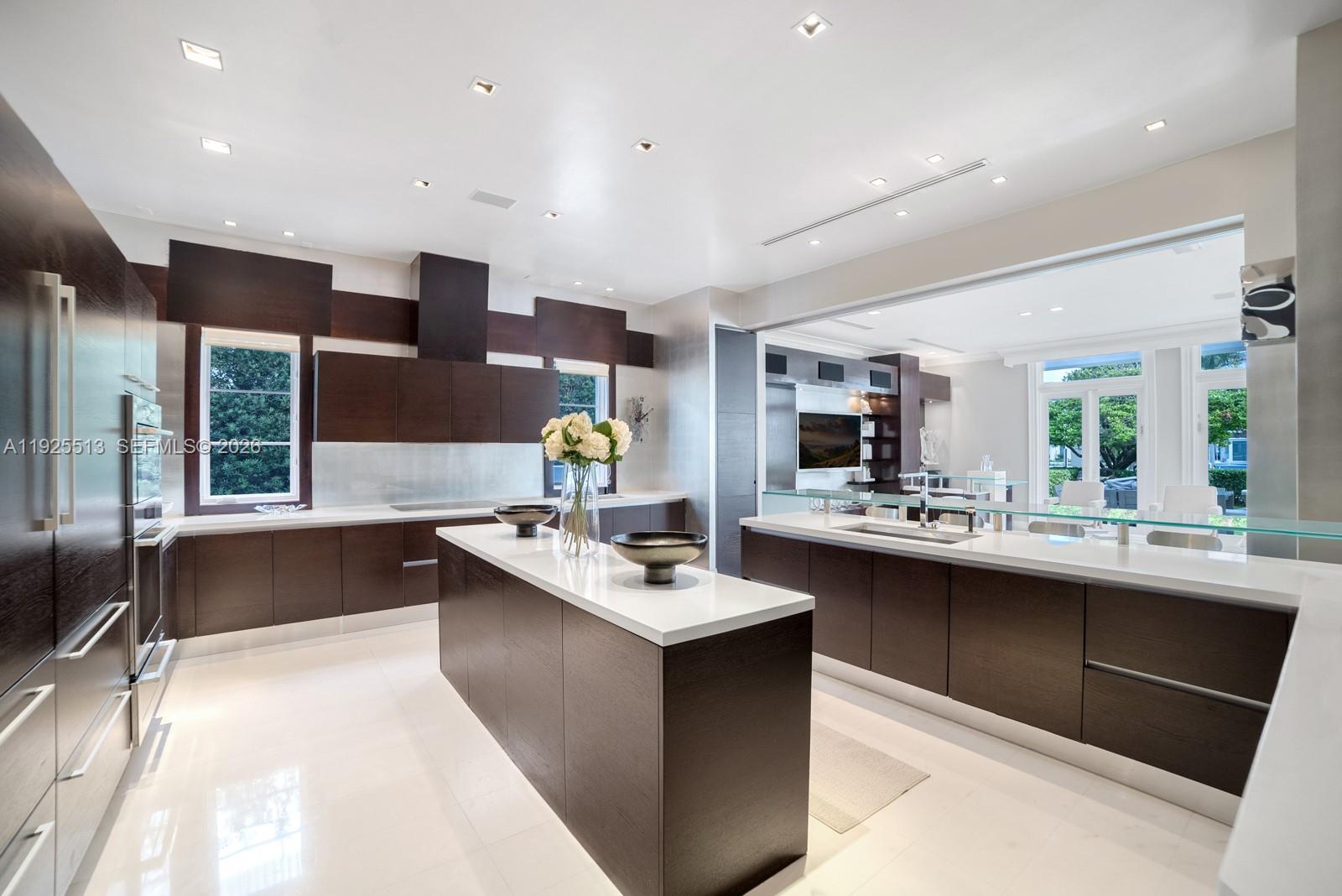 GOLDEN BEACH SEC D - Residential