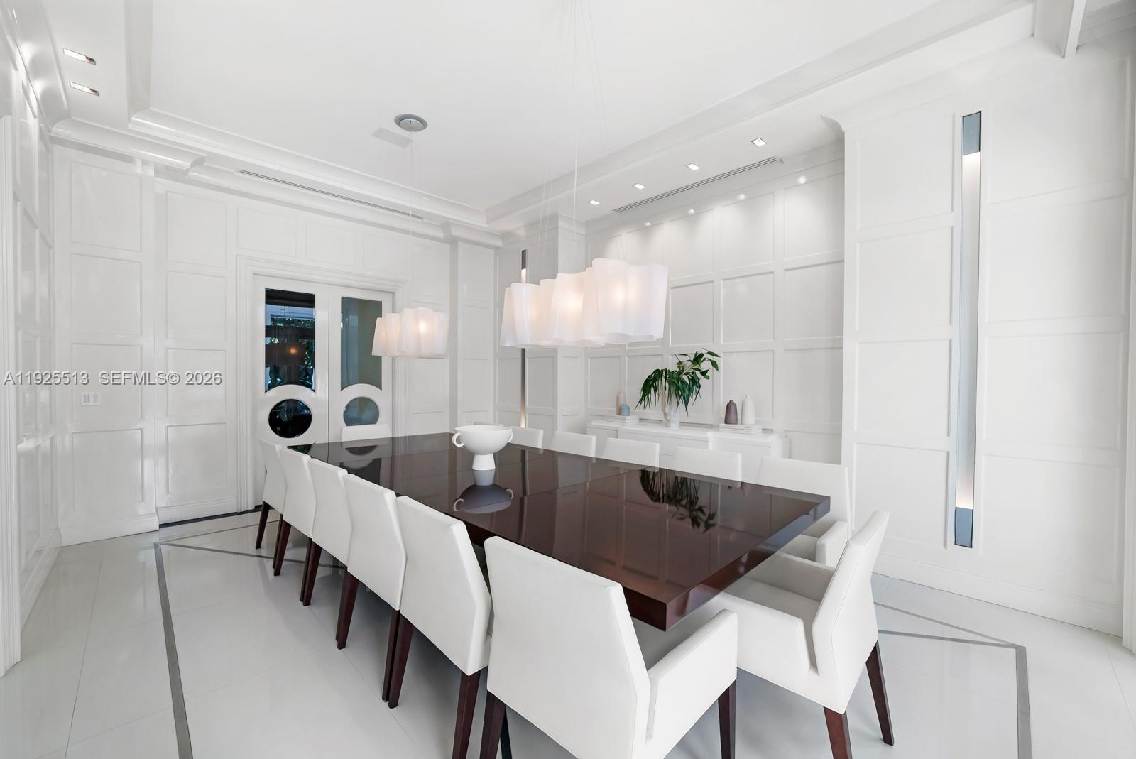 GOLDEN BEACH SEC D - Residential