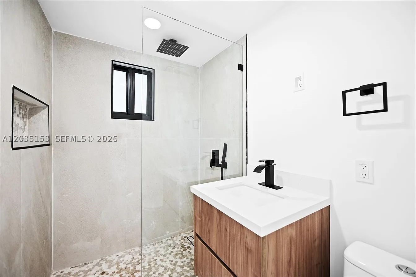 TROPICAL ESTS - Residential