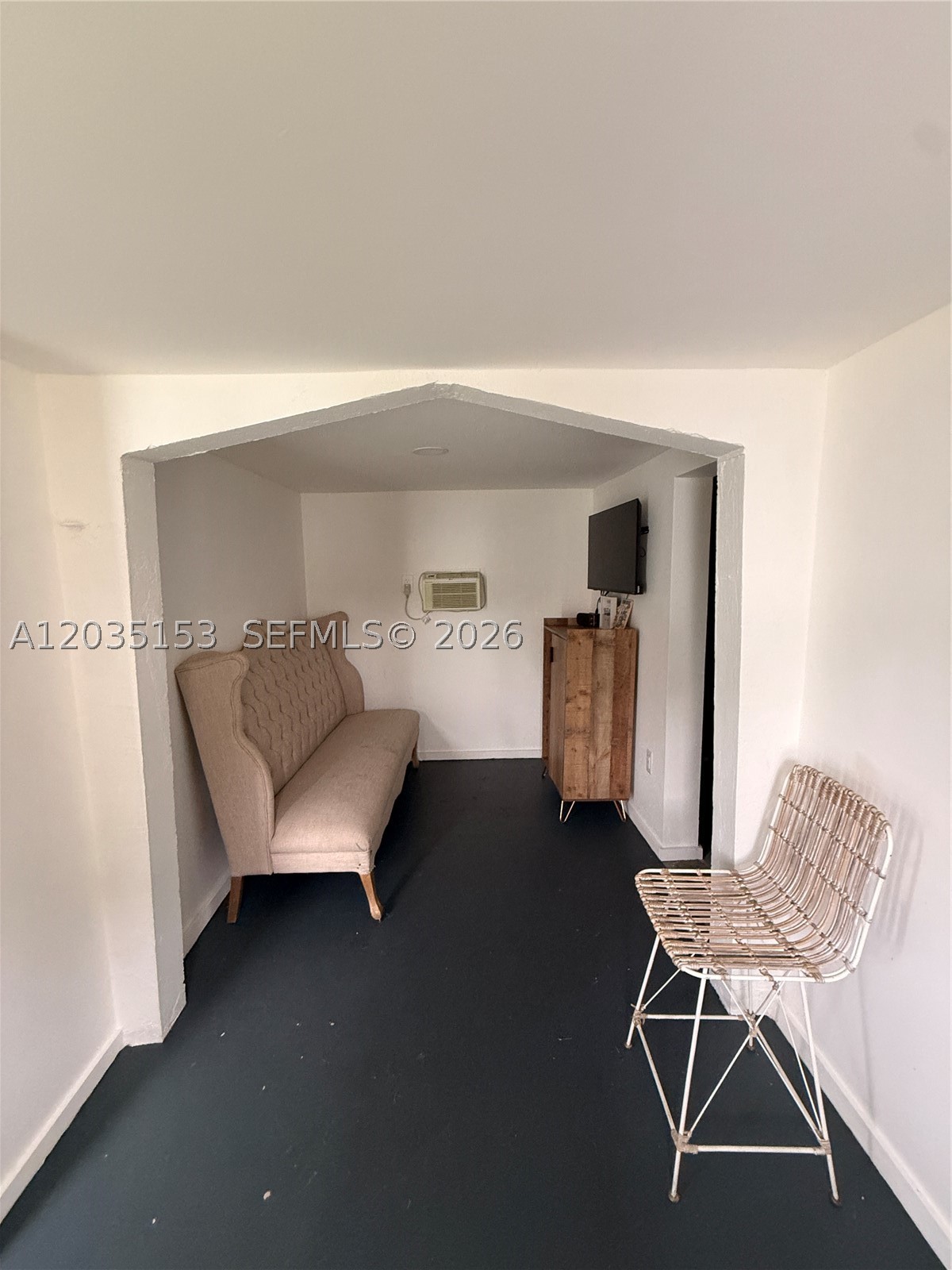 TROPICAL ESTS - Residential