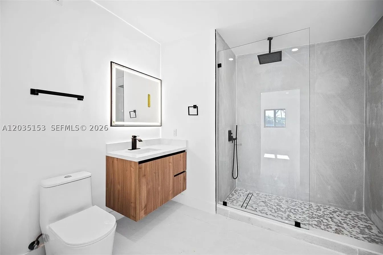 TROPICAL ESTS - Residential