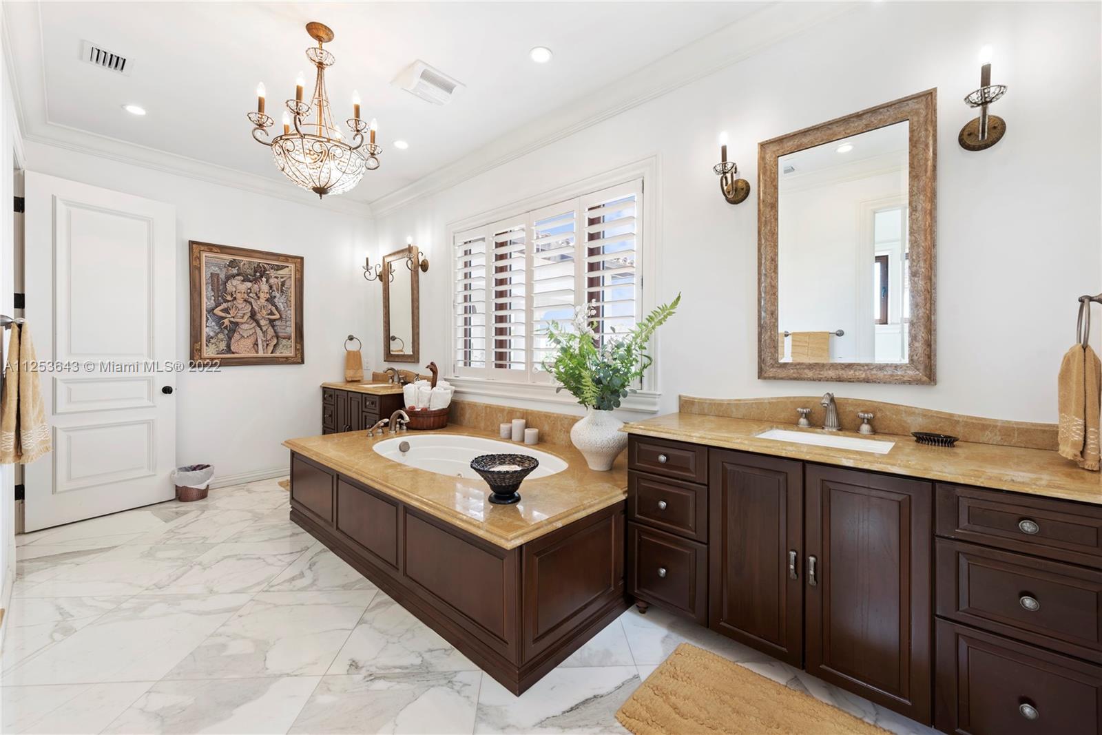 SUNRISE HARBOUR REV PL - Residential