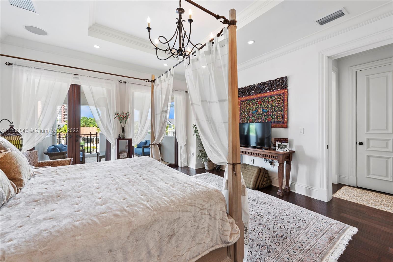 SUNRISE HARBOUR REV PL - Residential