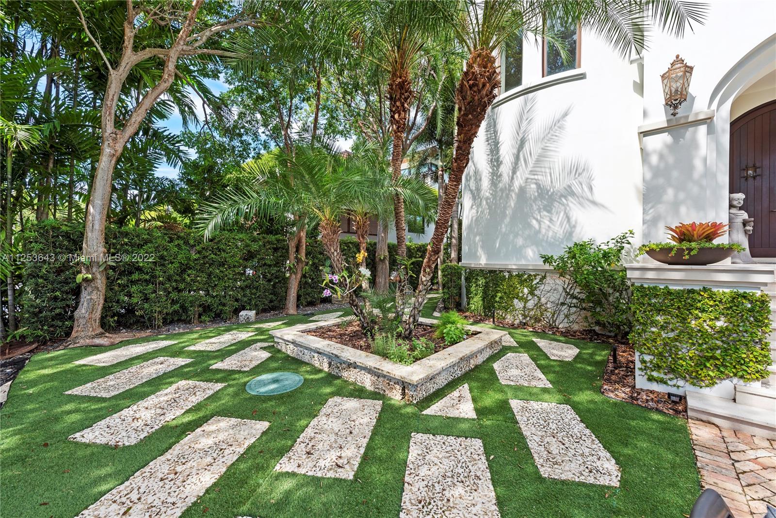 SUNRISE HARBOUR REV PL - Residential