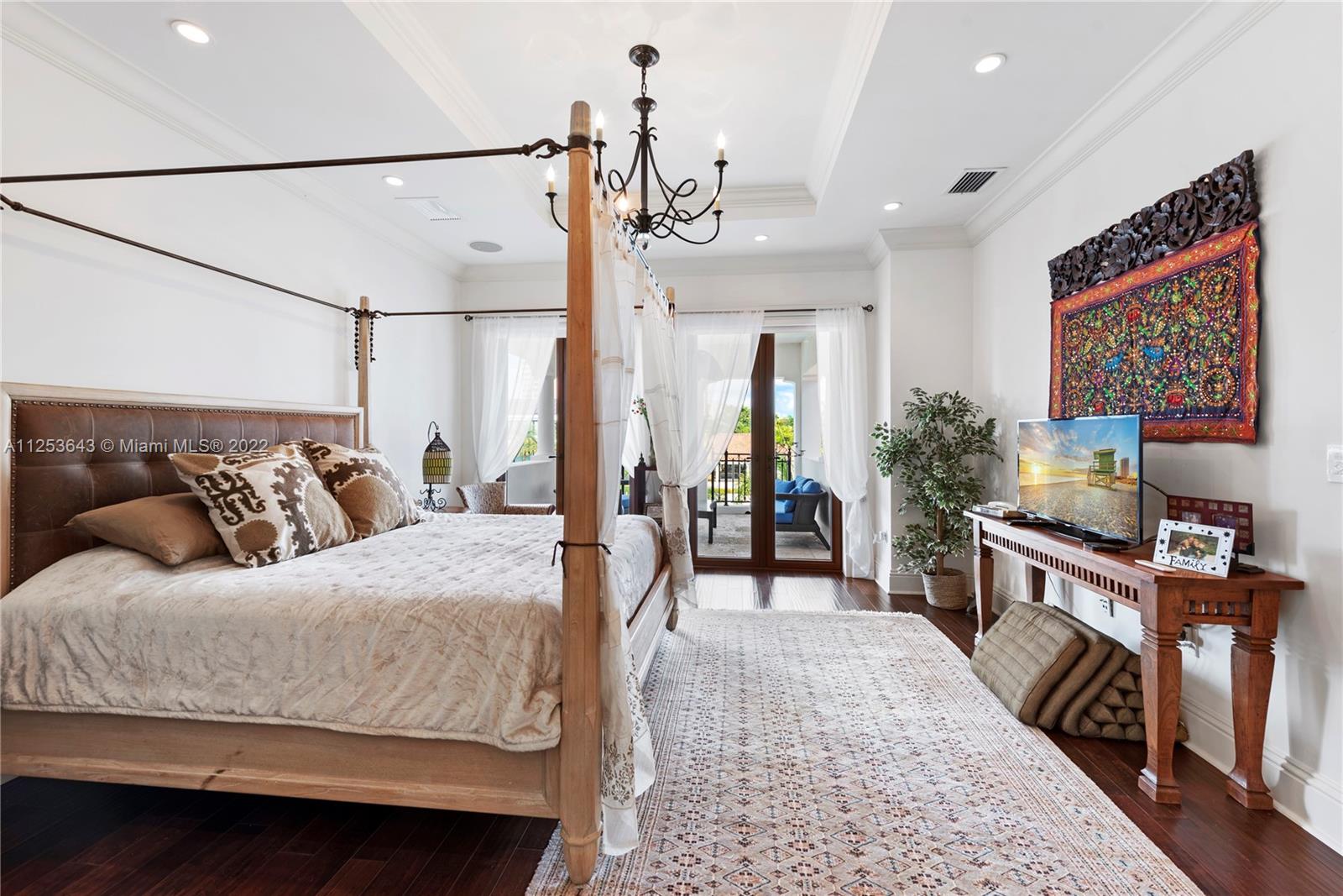 SUNRISE HARBOUR REV PL - Residential