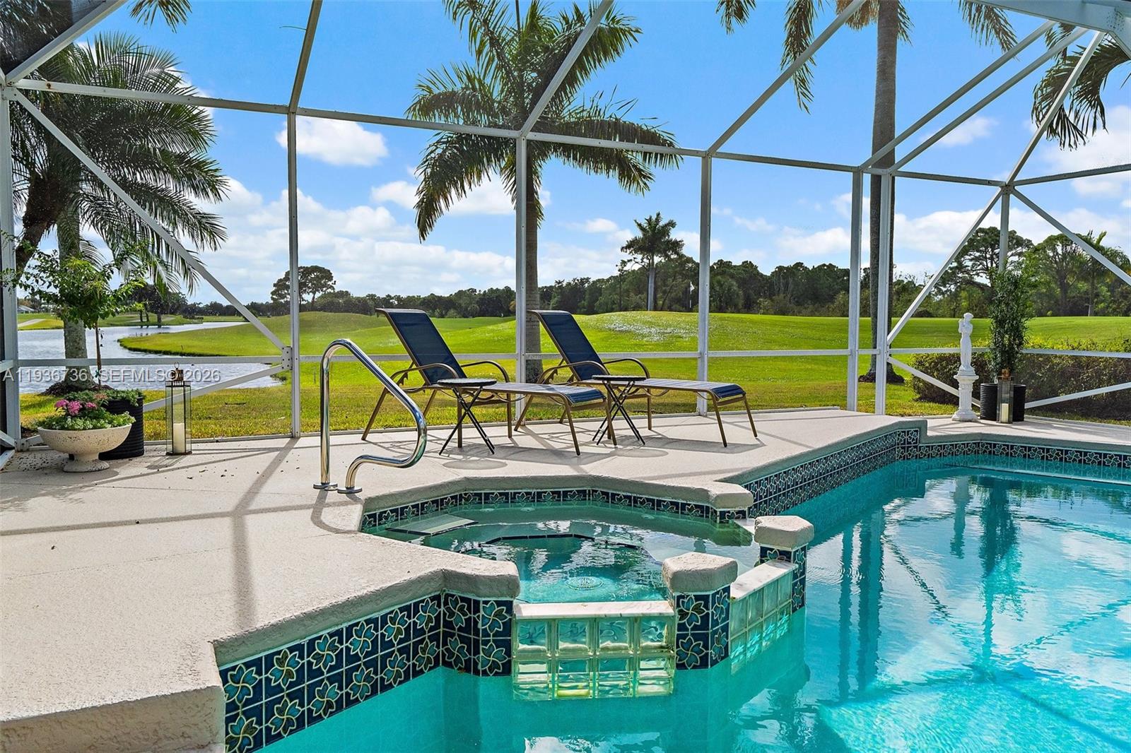 DOUBLE TREE - Residential