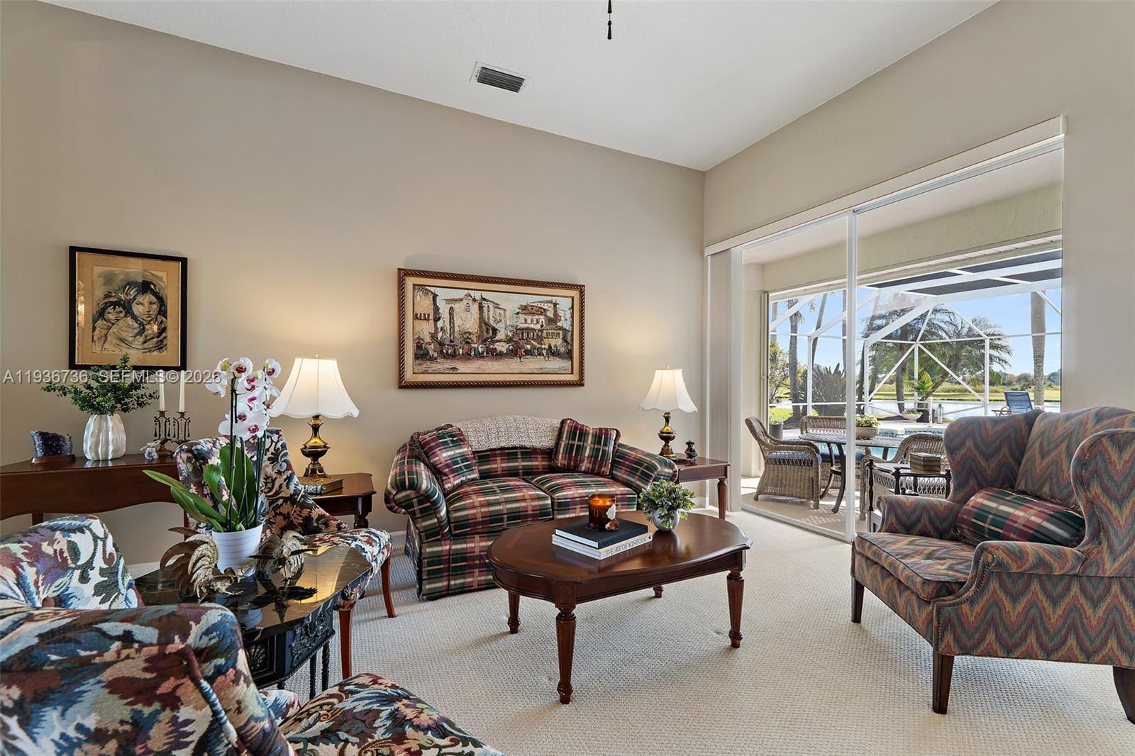 DOUBLE TREE - Residential