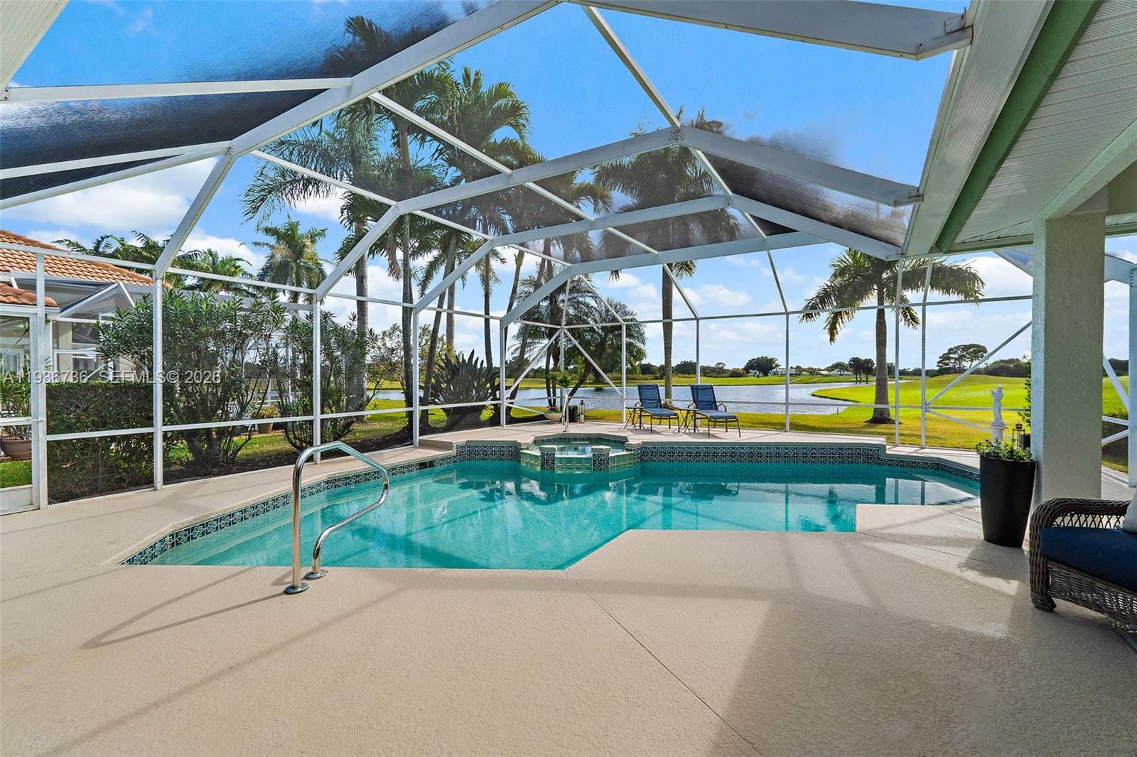 DOUBLE TREE - Residential