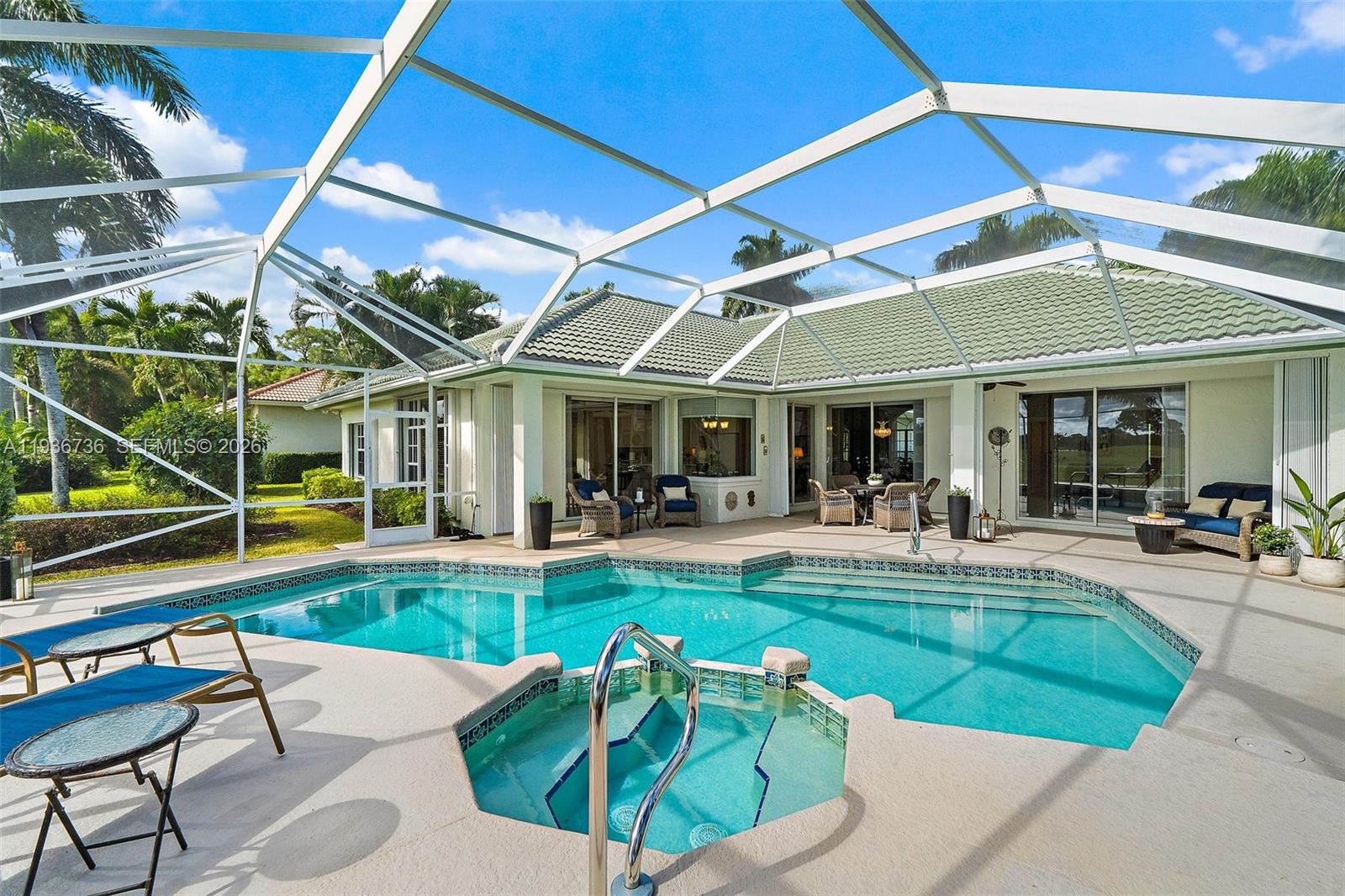DOUBLE TREE - Residential