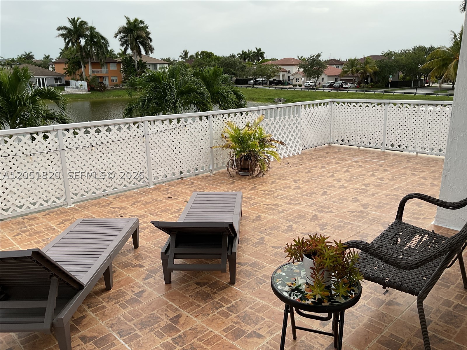 A B AT TAMIAMI TRAIL PHAS - Residential Lease