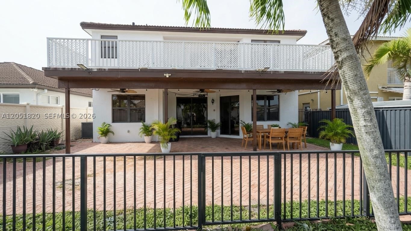 A B AT TAMIAMI TRAIL PHAS - Residential Lease