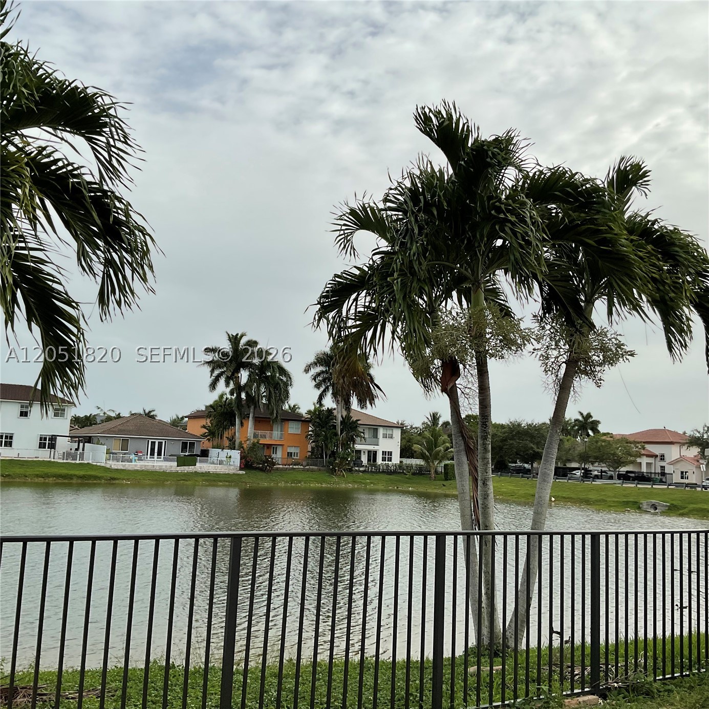 A B AT TAMIAMI TRAIL PHAS - Residential Lease