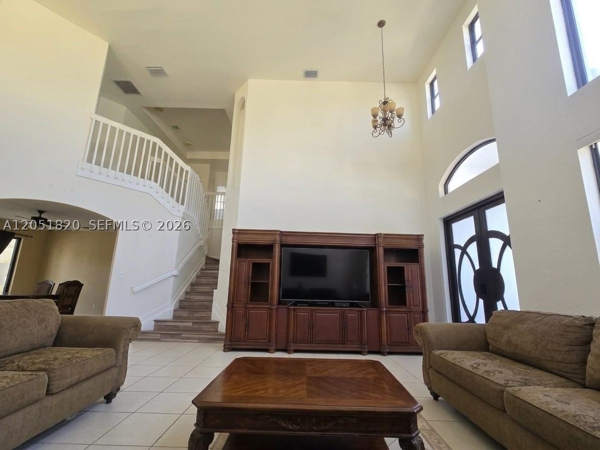 A B AT TAMIAMI TRAIL PHAS - Residential Lease