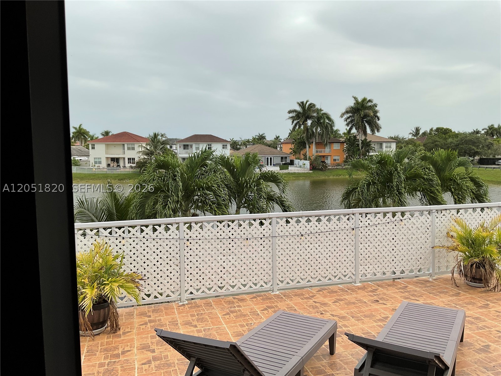 A B AT TAMIAMI TRAIL PHAS - Residential Lease