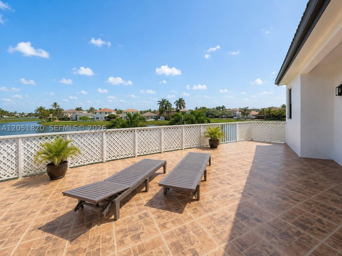 A B AT TAMIAMI TRAIL PHAS - Residential Lease