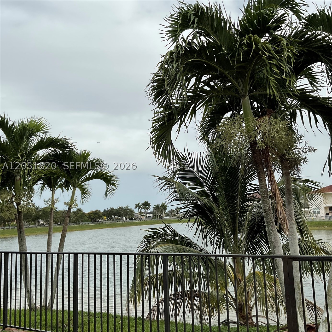 A B AT TAMIAMI TRAIL PHAS - Residential Lease