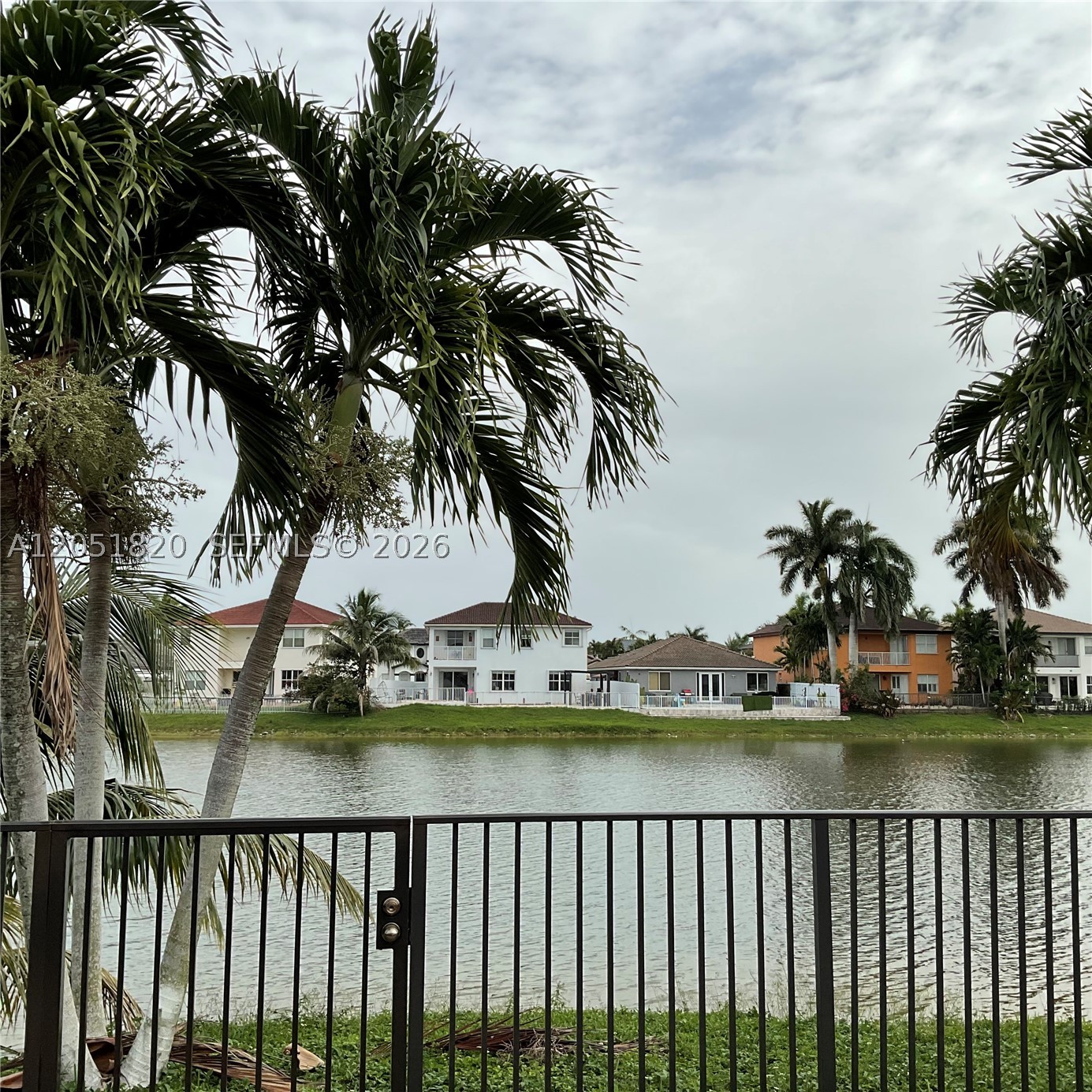 A B AT TAMIAMI TRAIL PHAS - Residential Lease