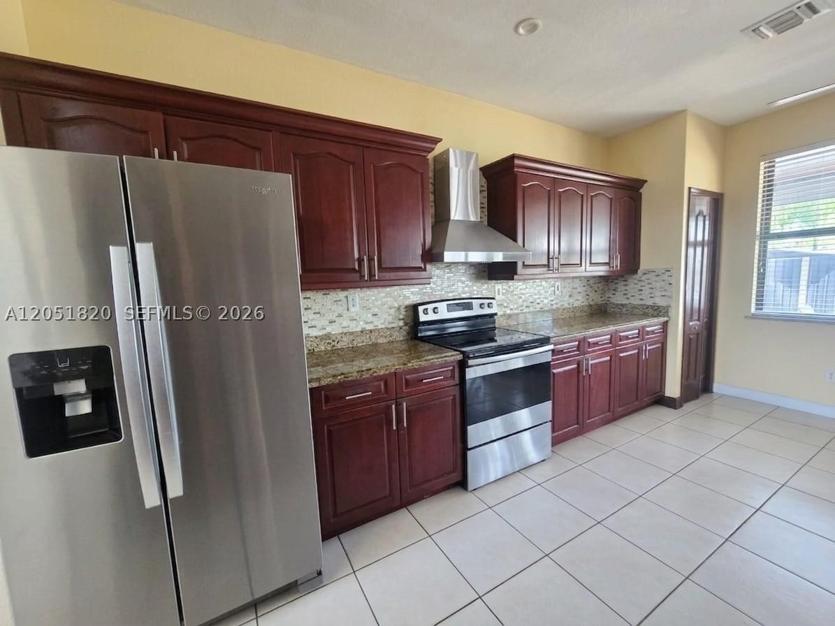 A B AT TAMIAMI TRAIL PHAS - Residential Lease