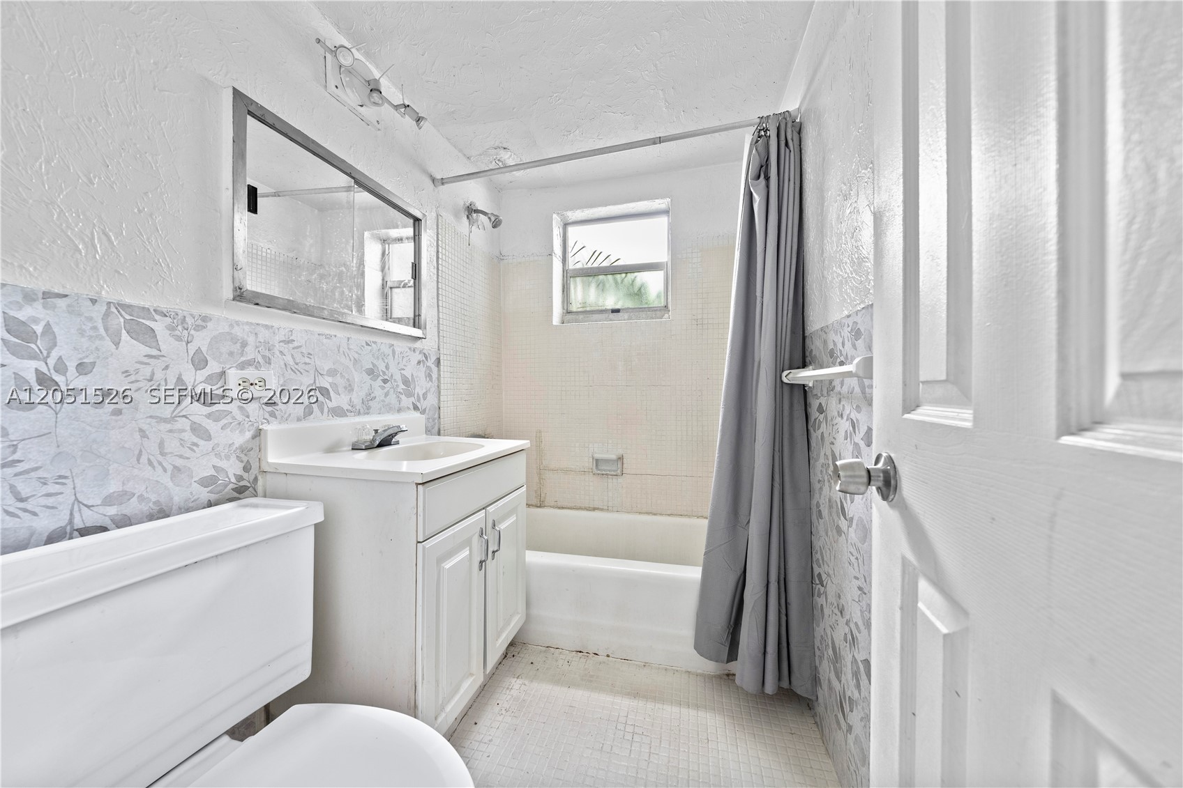 1610 RIVER PLACE CONDO - Residential