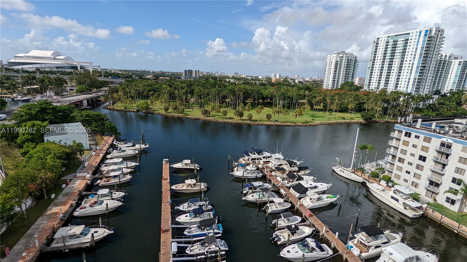 RIVER RUN YACHT CLUB COND - Land
