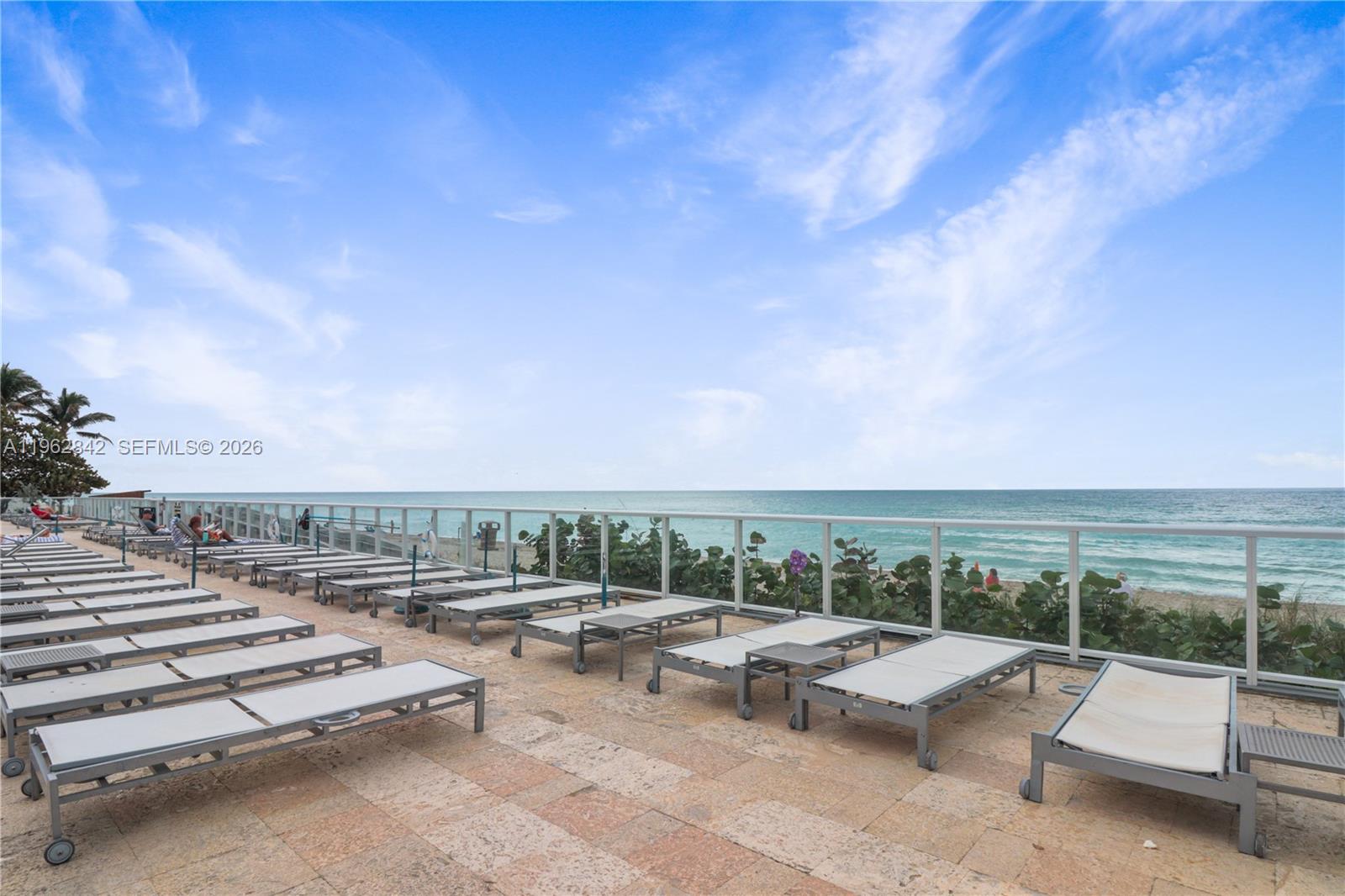THE AVENTURA BEACH CLUB C - Residential