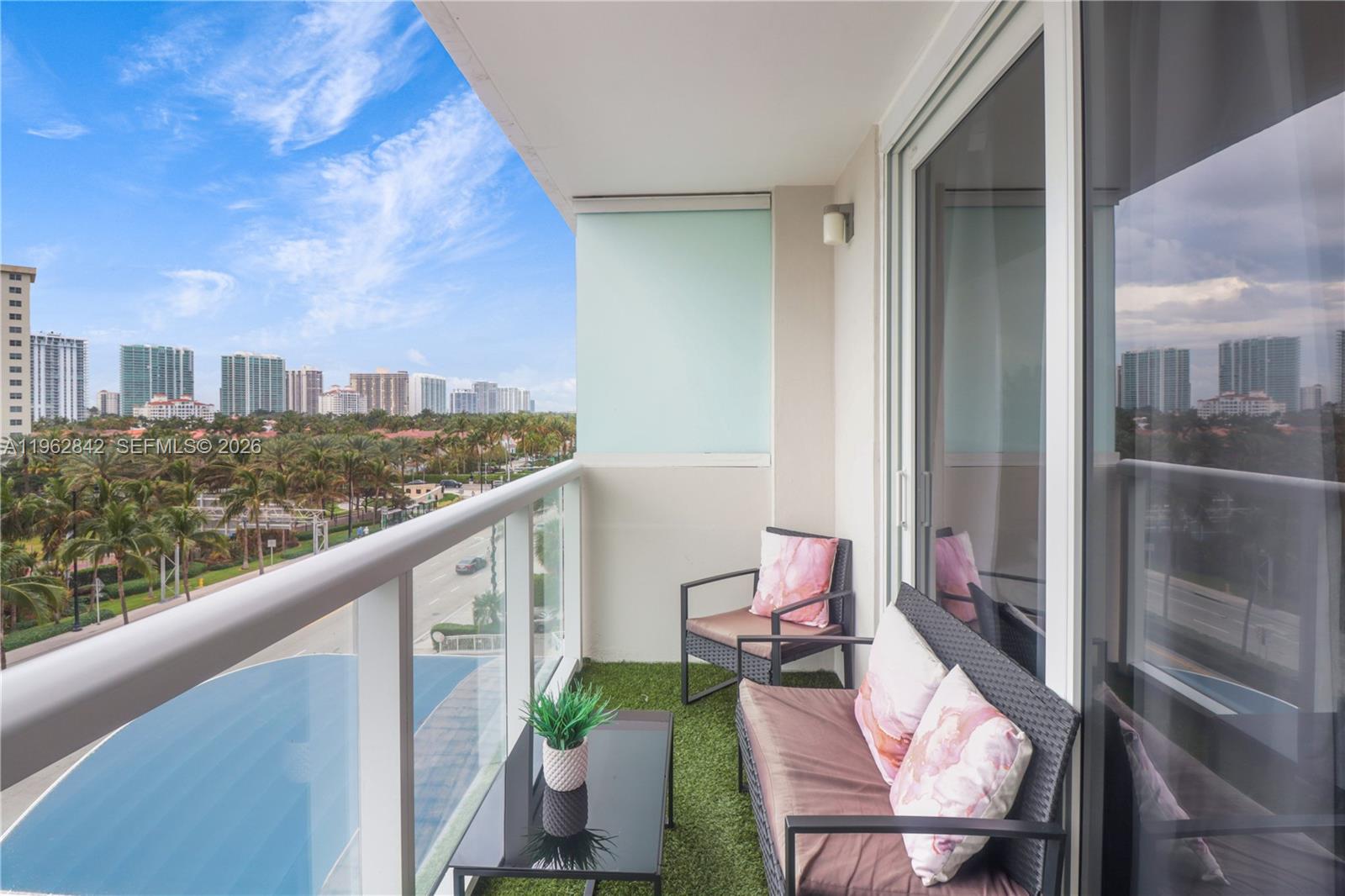 THE AVENTURA BEACH CLUB C - Residential